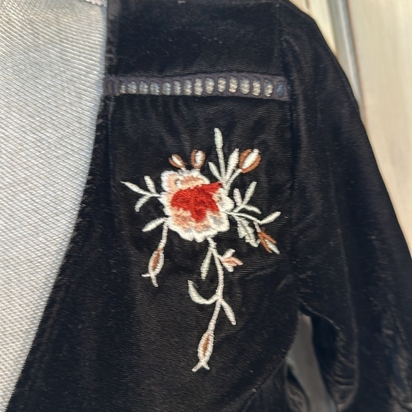 Topshop Gothic Fairycore Victorian Edwardian Black Velvet Embroidered Wrap Top - Picture 4 of 12